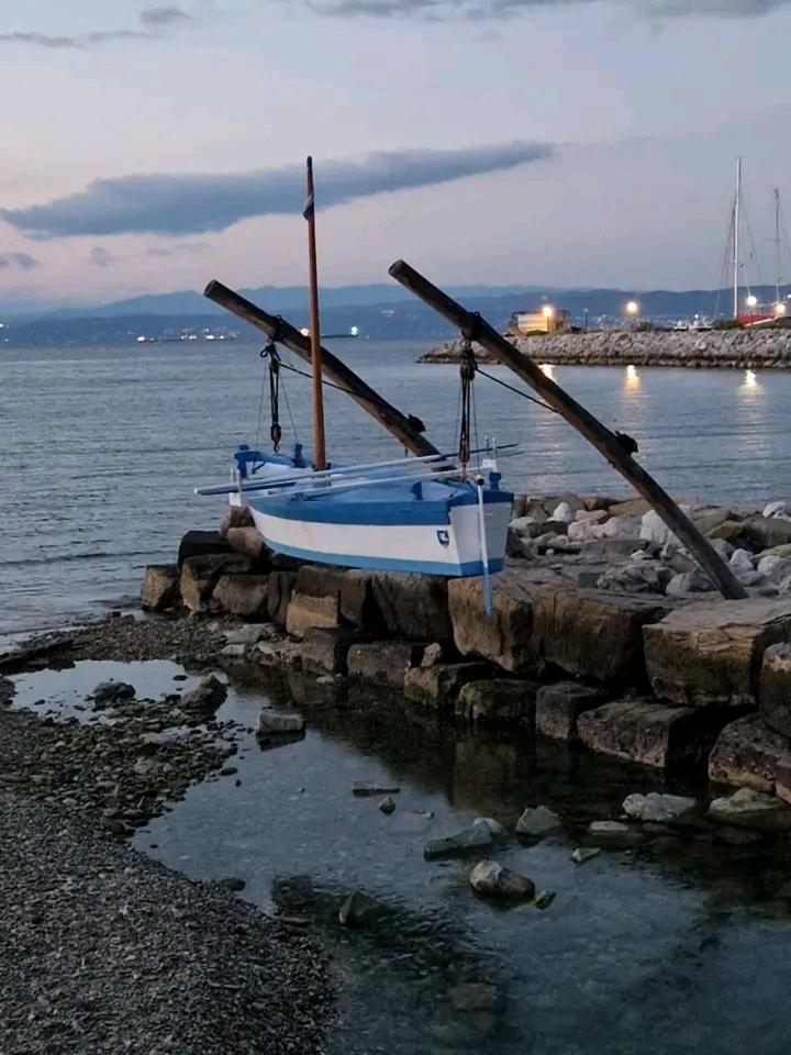 Vanilla Izola Buitenkant foto